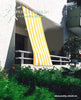 Laden Sie das Bild in den Galerie-Viewer, Senkrecht-Sonnensegel 230 x 140 cm - Blockstreifen gelb-weiß - komplett mit der Seilspanntechnik Universal (3,5 m Edelstahlseil)